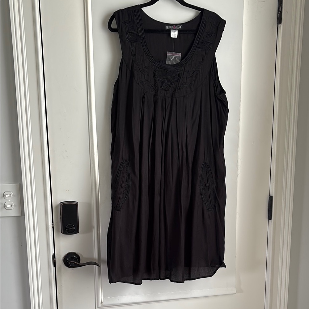 The Pyramid Collection Charcoal Sleeveless Dress T2